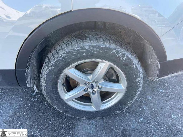 2017-ford-explorer-image-9