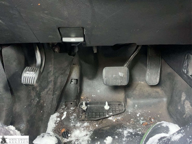 2018-ford-explorer-image-17