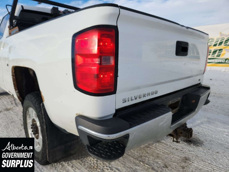 2016-chevrolet-silverado-2500hd-image-38