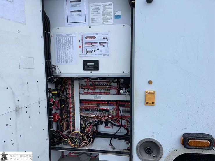 2016-chevrolet-express-g3500-image-33