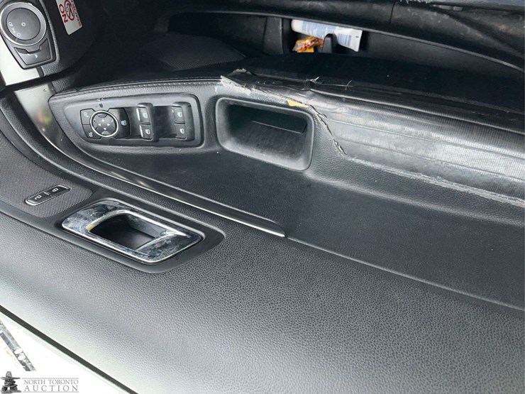 2018-ford-explorer-image-26