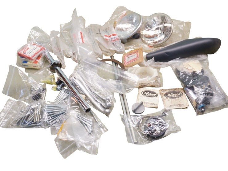 kawasaki-miscellaneous-parts-lot-image-1