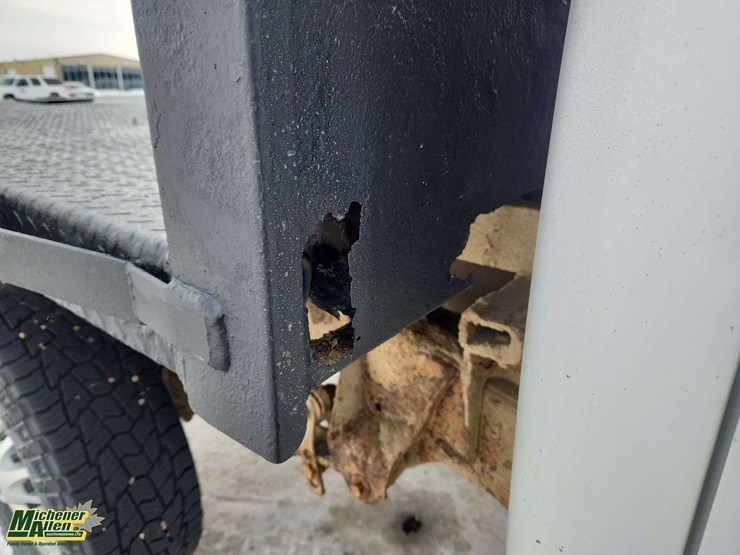 2012-chevrolet-silverado-2500hd-image-31