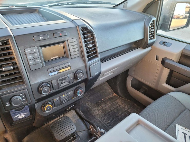 2017-ford-f150-xl-image-8