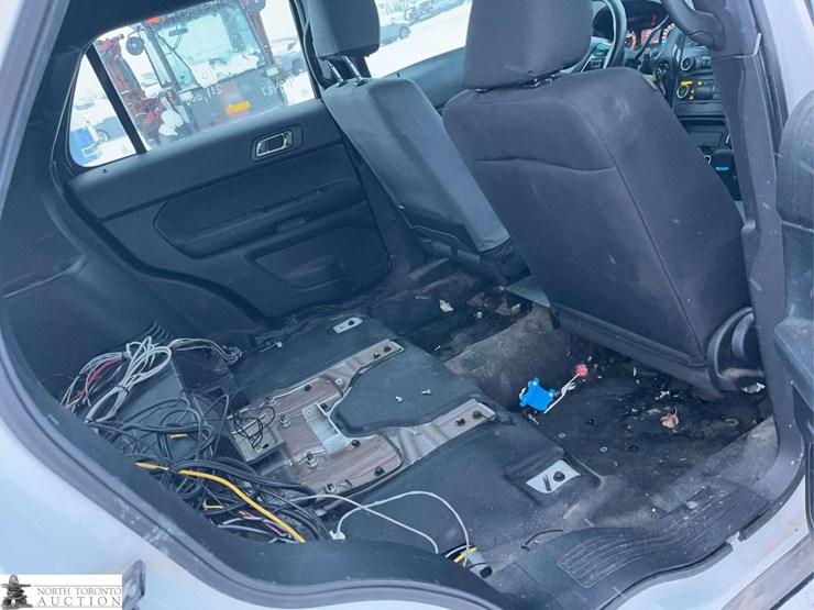 2016-ford-explorer-police-interceptor-image-29