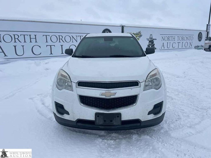 2015-chevrolet-equinox-ls-image-2