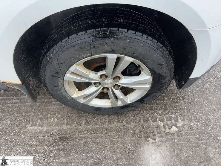 2015-chevrolet-equinox-ls-image-11