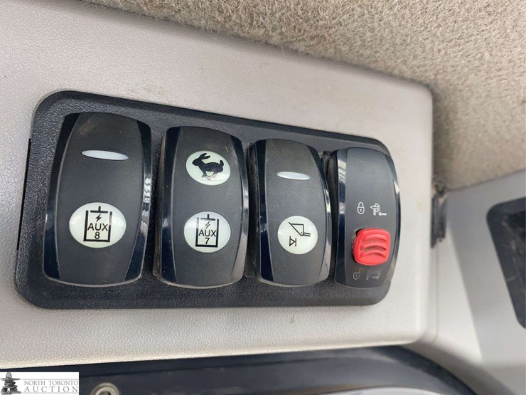 2018-caterpillar-289d-image-24