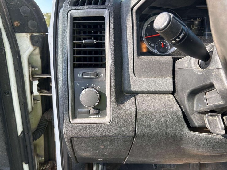 2014-dodge-ram-4500-image-15