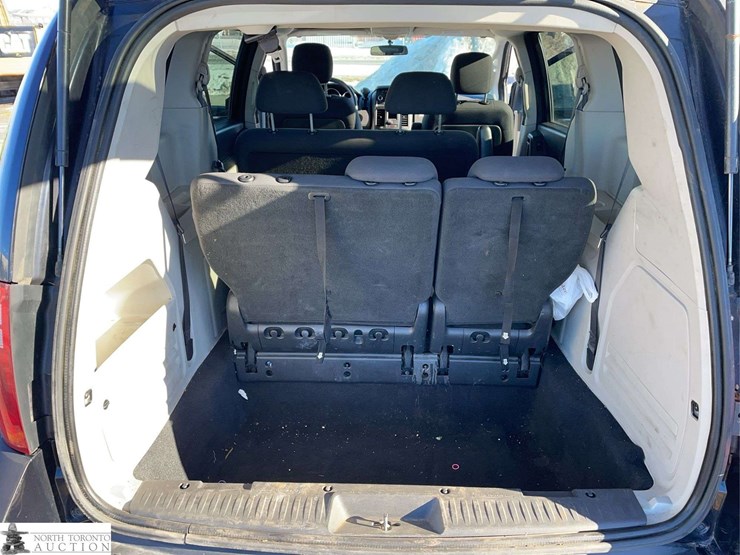 2010-dodge-grand-caravan-se-image-27