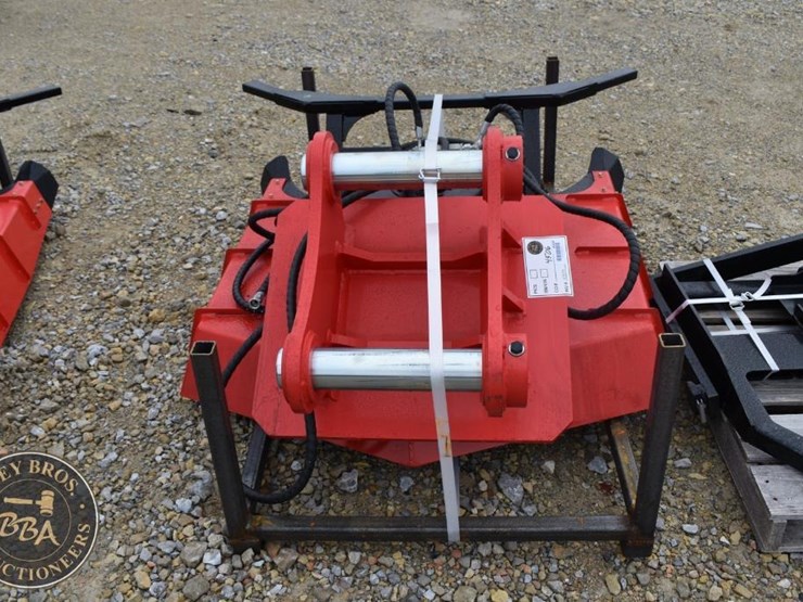 caterpillar-320-image-2