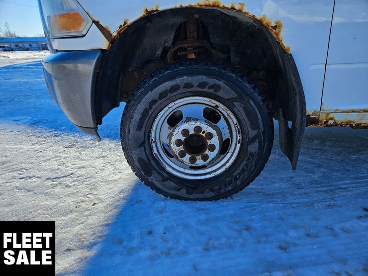 2011-ram-3500-st-image-11