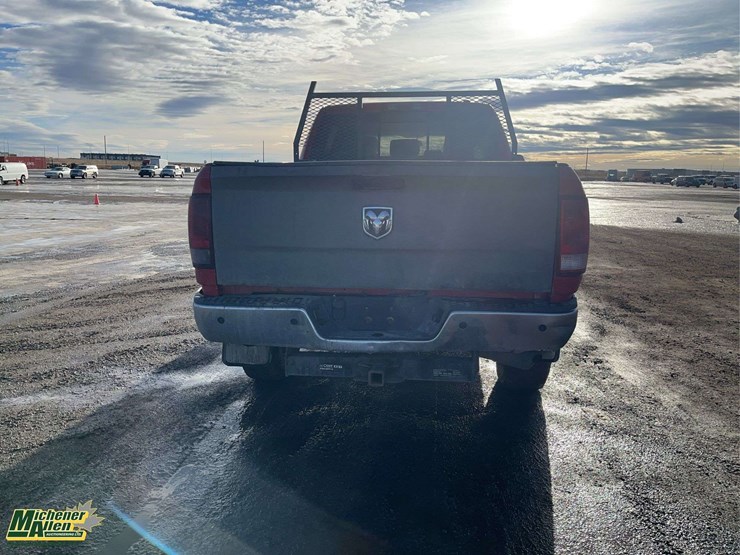 2011-dodge-3500-image-8