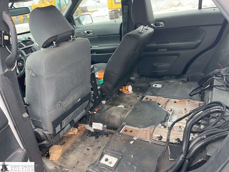 2019-ford-explorer-image-29