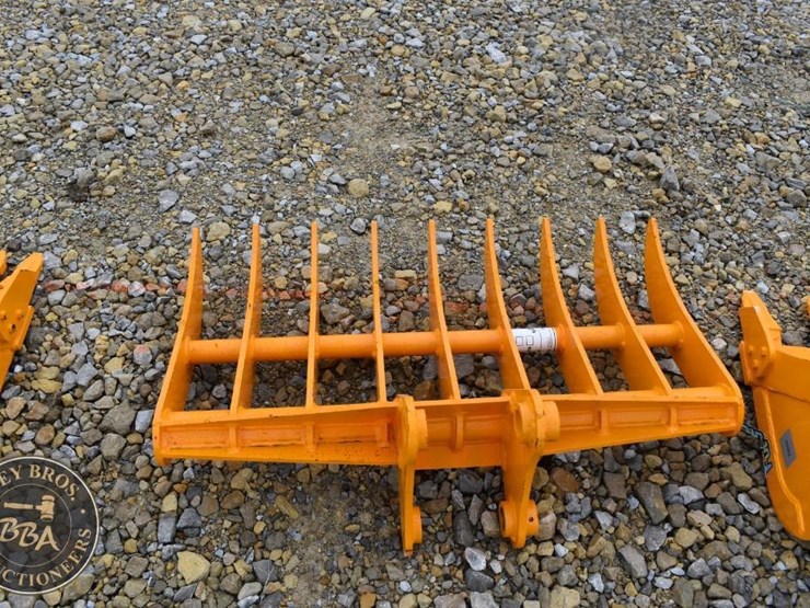 caterpillar-305-image-3