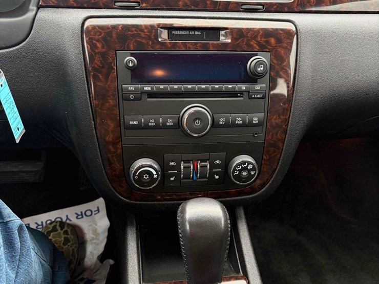 2013-chevrolet-impala-ltz-image-13