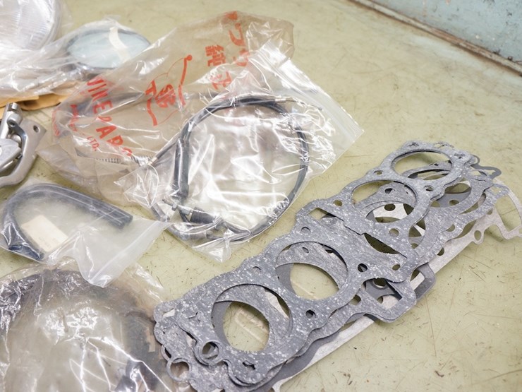 kawasaki-miscellaneous-parts-lot-image-3