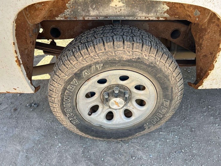 2013-chevrolet-silverado-1500-image-26