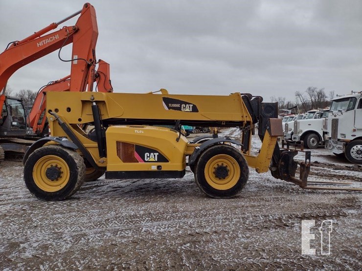 2015-caterpillar-tl1055c-image-3