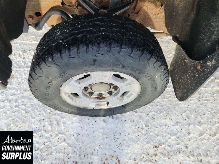 2016-chevrolet-silverado-2500hd-image-10