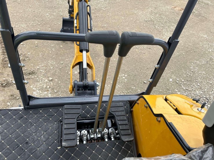 2025-sdlanch-sdle20-diesel-mini-excavator-image-9