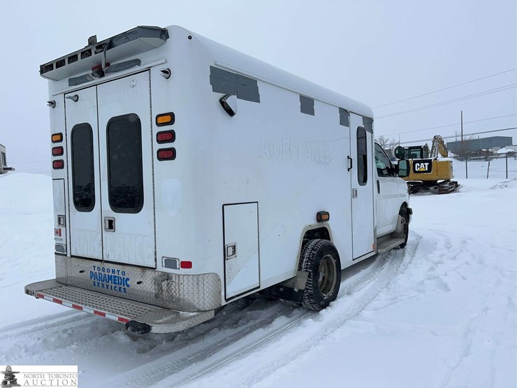 2016-chevrolet-express-g3500-image-4