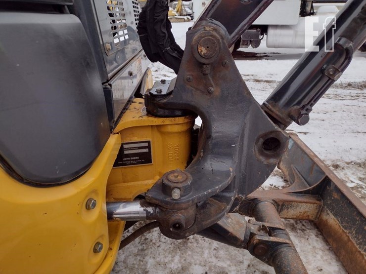 2016-deere-35g-image-23