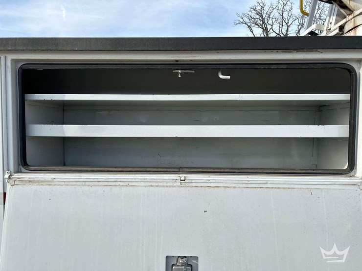 2007-international-derrick-digger-truck-image-23