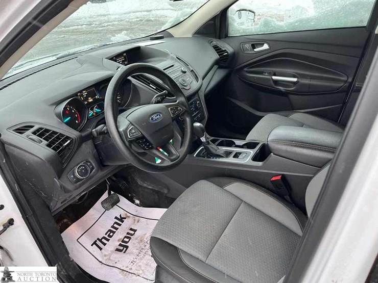 2017-ford-escape-se-image-17