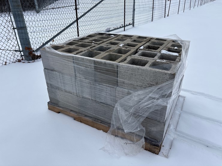 #6504-•-e1.-new-pallet-of-cinder-block-image-1
