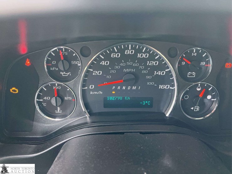 2017-chevrolet-express-g3500-image-18