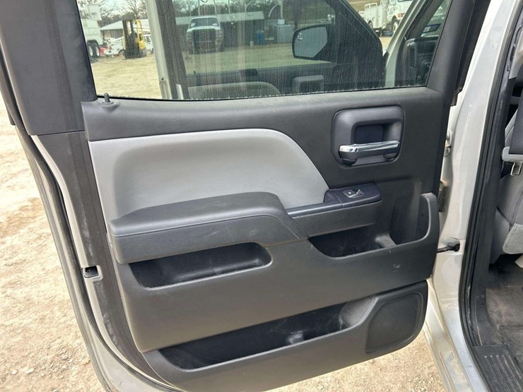 2018-chevrolet-silverado-1500-image-19