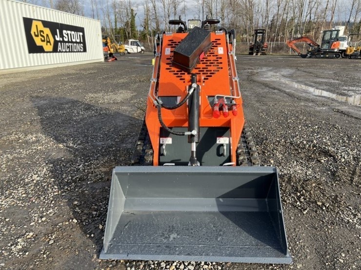 2025-agt-ysrt14-mini-compact-track-loader-image-8