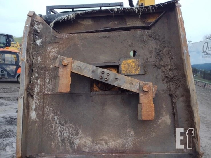 2010-john-deere-7130-image-31