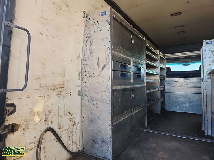 2015-mercedes-benz-sprinter-3500-image-19