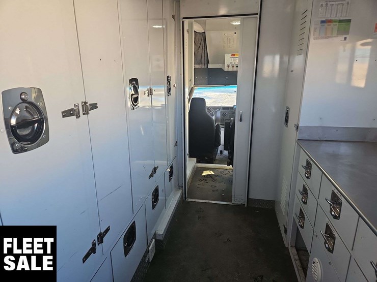 2012-ford-e-series-s/a-service-cube-van-image-31