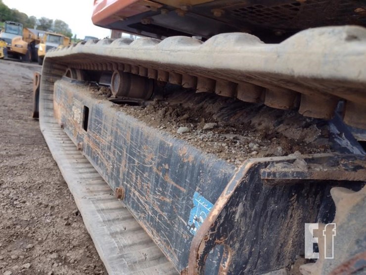 2022-deere-26g-image-37