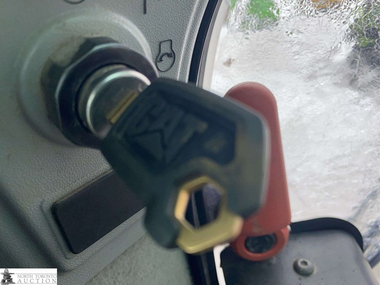 2016-caterpillar-259d-image-24