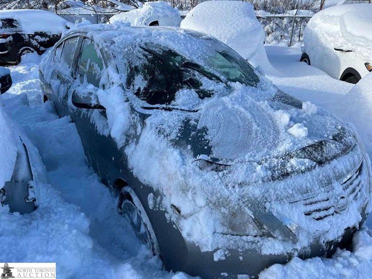 non-operable-2013-nissan-versa-sv-image-3