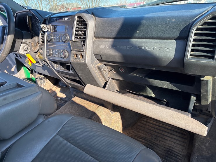 2017-ford-f550-image-37