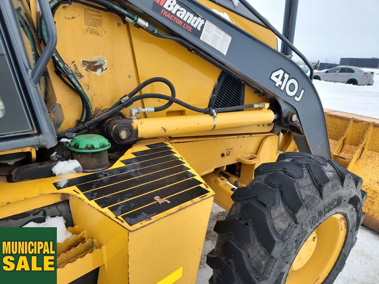 2011-deere-410j-image-28
