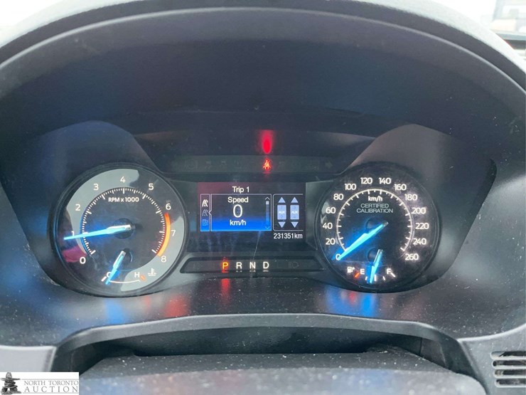 2018-ford-explorer-image-18