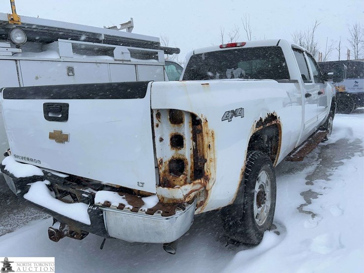 2011-chevrolet-k2500-image-4