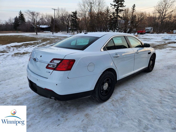 2014-ford-taurus-police-image-4