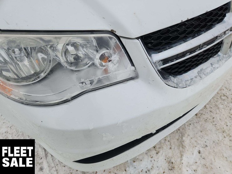 2015-dodge-grand-caravan-sxt-image-44