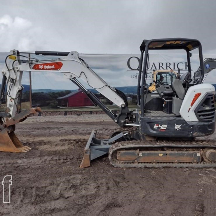BOBCAT E42