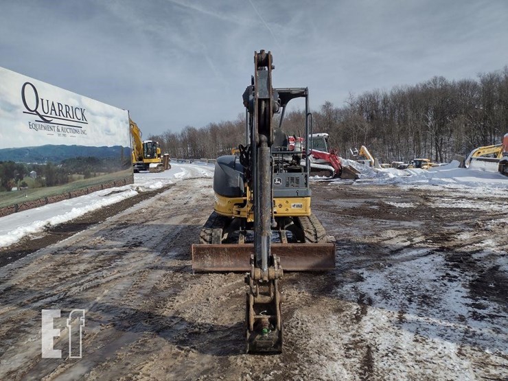 2013-deere-35d-image-2