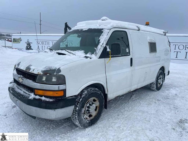 2011-chevrolet-express-g3500-image-1