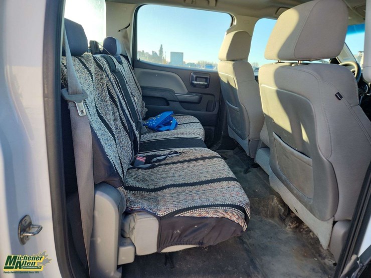 2015-chevrolet-silverado-2500hd-image-24