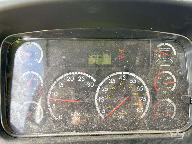 2013-freightliner-m2-ta45m-altec-bucket-truck-image-14